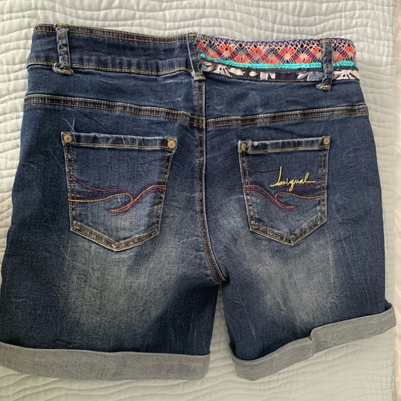 Stylish blue jean shorts by Desigual. Size 28 - Picture 8 of 9
